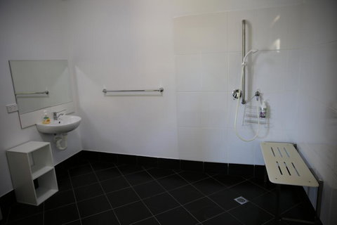 Honeybee - Country Accommodation - Go Out 2