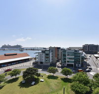 Honeysuckle Haven - harbour facing  walk to restaurants - Pubs and Clubs