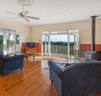 Hopkins River Homestead - Fireplace Linen WiFi 4 bdrm - Pubs and Clubs