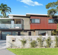 Horizons at Currarong - architecturally designed beach house - Pubs and Clubs