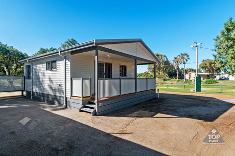 Horrocks Beach Caravan Park - Go Out 3