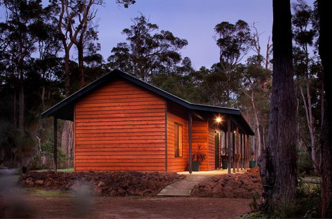 Island Brook Estate Winery And Chalets - Pubs and Clubs 0