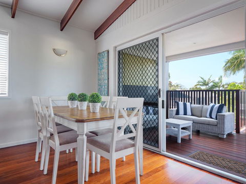 Ivy Street 7, Dicky Beach - Go Out 2