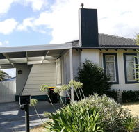 Jesson Crescent Dandenong Cozy House - Pubs and Clubs
