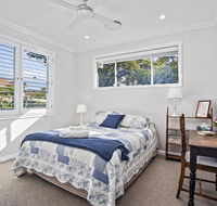 Jetty Splendour Guest Bedroom with Bathroom en-suite B'nB - Go Out