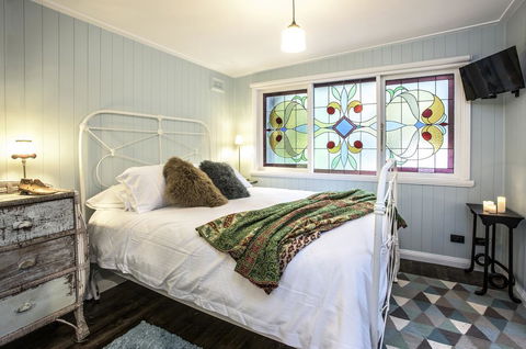 Juniper & Rye Cottage For Two - Pubs and Clubs 2