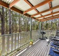 Kangaroo Cottage - cute Accom in bushland setting - Pubs and Clubs