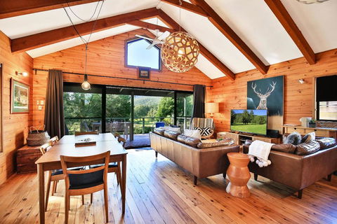 Kangaroo Valley Timber Cabin - Pubs and Clubs 0