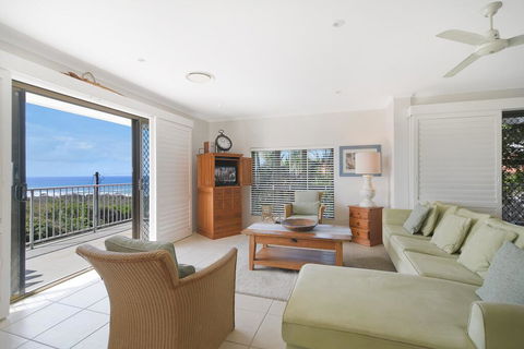 Kari 3 - 3/7 Peregian Esplanade - Pubs and Clubs 1
