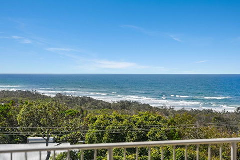 Kari 3 - 3/7 Peregian Esplanade - Pubs and Clubs 0