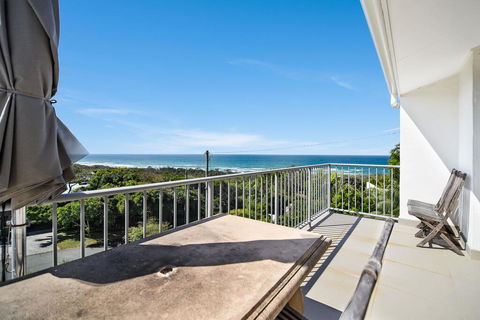 Kari 3 - 3/7 Peregian Esplanade - Pubs and Clubs 2