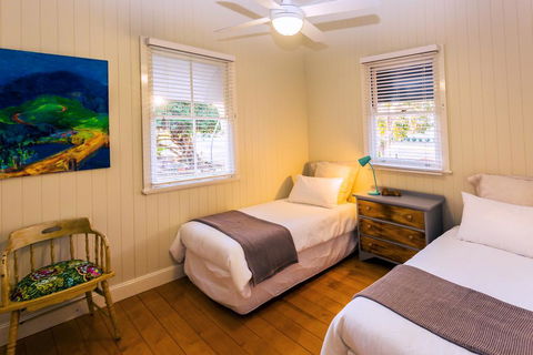 Kenilworth Cottage Barcaldine - Pubs and Clubs 2