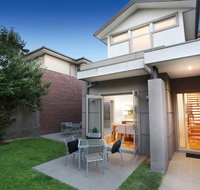 Kew Luxury Townhouse - Go Out