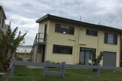 Kiama Downs Beach House - Pubs and Clubs 1