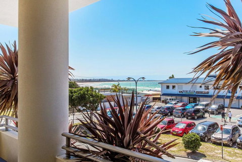 KINGSCLIFF OCEAN FRONT TERRACE 4 - Go Out 1
