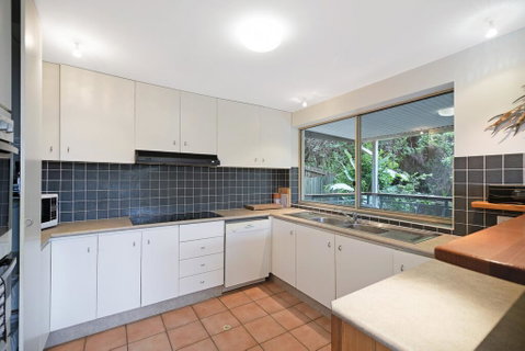 Kingsview - 1/54 Kingfisher Drive - Pubs and Clubs 1
