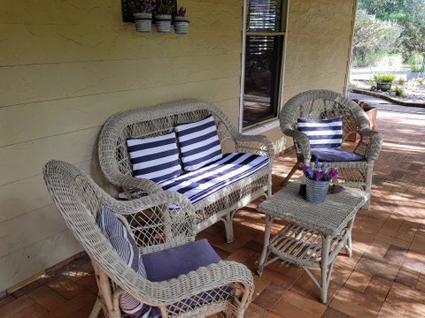 Kiwarrak Country Retreat - Pubs and Clubs 2