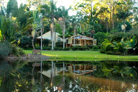 Kiwarrak Country Retreat - Pubs and Clubs 0