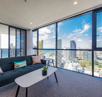 KOZYGURU BROADBEACH AMAZING VIEW 2 BED APT  FREE PARKING WALK TO BEACH QBR004 - Pubs and Clubs