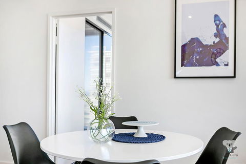 KOZYGURU ZETLAND HIGH LEVEL AMAZING VIEW KOZY 2BED APT + FREE PARKING NWA052 - Pubs and Clubs 2