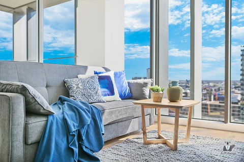 KOZYGURU ZETLAND HIGH LEVEL AMAZING VIEW KOZY 2BED APT + FREE PARKING NWA052 - Pubs and Clubs 0