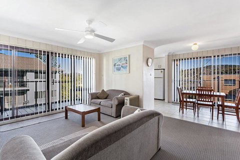 Krait Court, Unit 12/6 Krait Close - Go Out 1