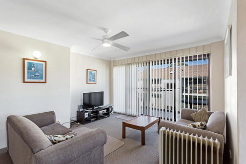 Krait Court, Unit 12/6 Krait Close - Go Out 3