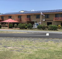 Kurrimine Beach Motel - Pubs and Clubs