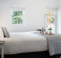 Lake Daylesford Apartment 2A - Pubs and Clubs