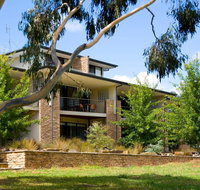 Lake Daylesford Lodge 4 - Pubs and Clubs