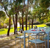 Lake Daylesford Lodge 7 - Pubs and Clubs