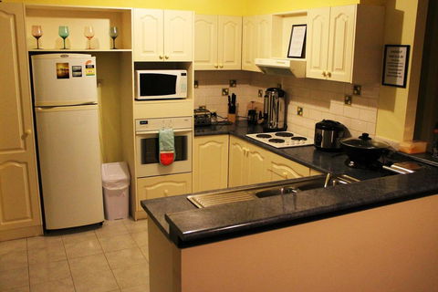 Lake Tyrrell Accommodation - Pubs and Clubs 3