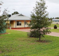 Lake Tyrrell Accommodation - Pubs and Clubs