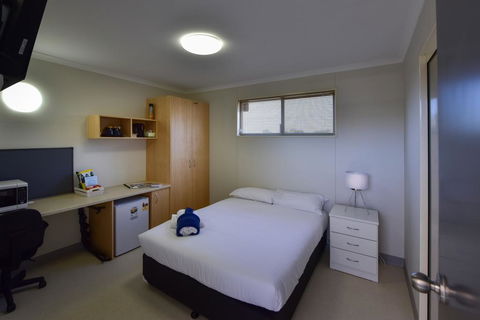 Lake Tyrrell Accommodation LTA - Pubs and Clubs 3