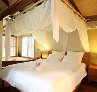 Lake Weyba Cottages Noosa - Pubs and Clubs