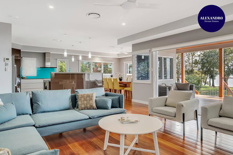 LAKEFRONT And SUNSET HAVEN - Go Out 0