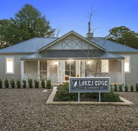 Lakes Edge - Pubs and Clubs