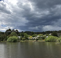 Lakeside Suites - Pubs and Clubs