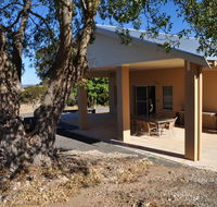 Lambert Estate Retreat - Pubs and Clubs
