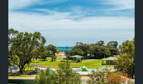 Lancelin Home With Beach And Park Views - Pubs and Clubs 0