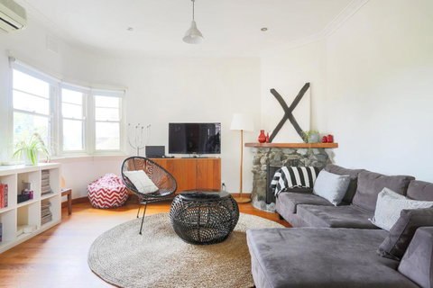 Large Quiet Art Deco Apt Camberwell - Go Out 1