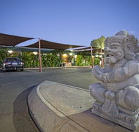 Latitude20 Cattrall Park - Pubs and Clubs