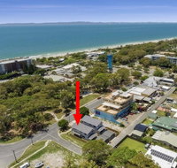 LAVISH BEACH HOUSE ON THE SURF SIDE - Go Out