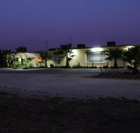 Lazy River Motor Inn - Go Out