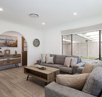 Le Maison 77 Horace St - stunning house with ducted air WIFI and Linen provided - Pubs and Clubs