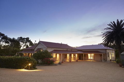 Le Mas Barossa - Pubs and Clubs 0