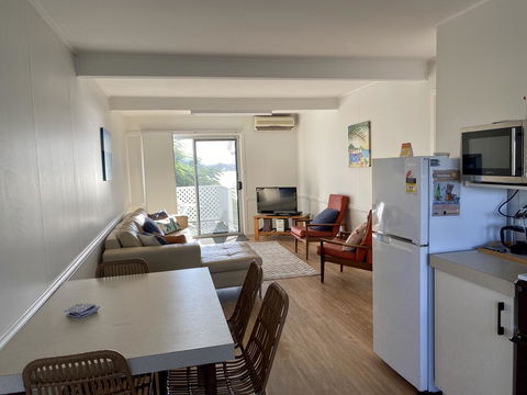 Leisure-Lee Holiday Apartments - Go Out 3