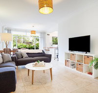 Light and airy garden apartment steps from surf - Go Out