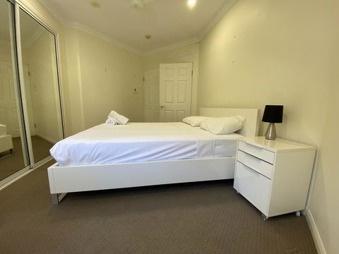 Lighthouse Apartments On The Strand - Go Out 2