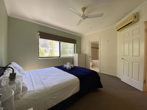 Lighthouse Apartments On The Strand - Go Out 1